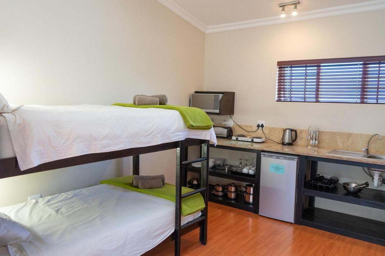 Aloe Manor Hotel Oudtshoorn Kültér fotó