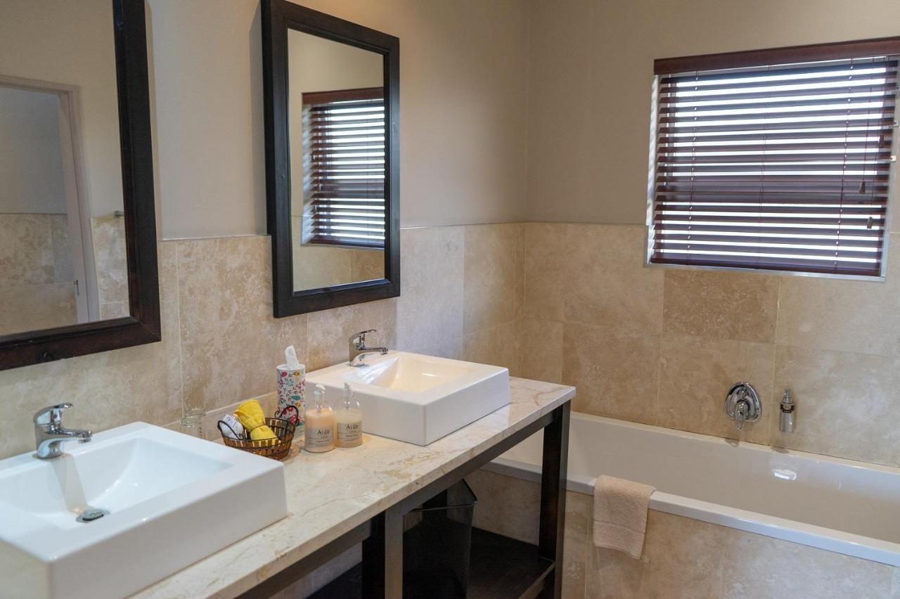 Aloe Manor Hotel Oudtshoorn Kültér fotó